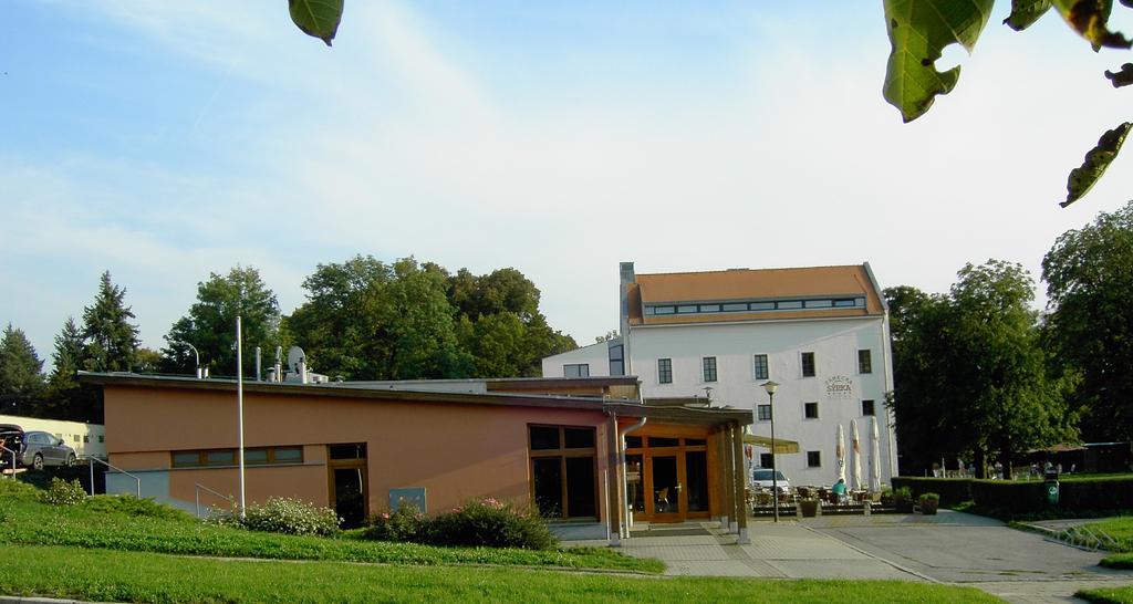 Hotel Zamecka Sypka Blansko Exterior foto