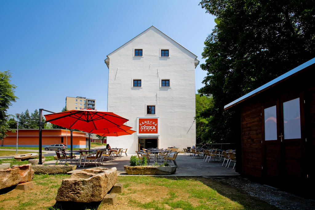Hotel Zamecka Sypka Blansko Exterior foto